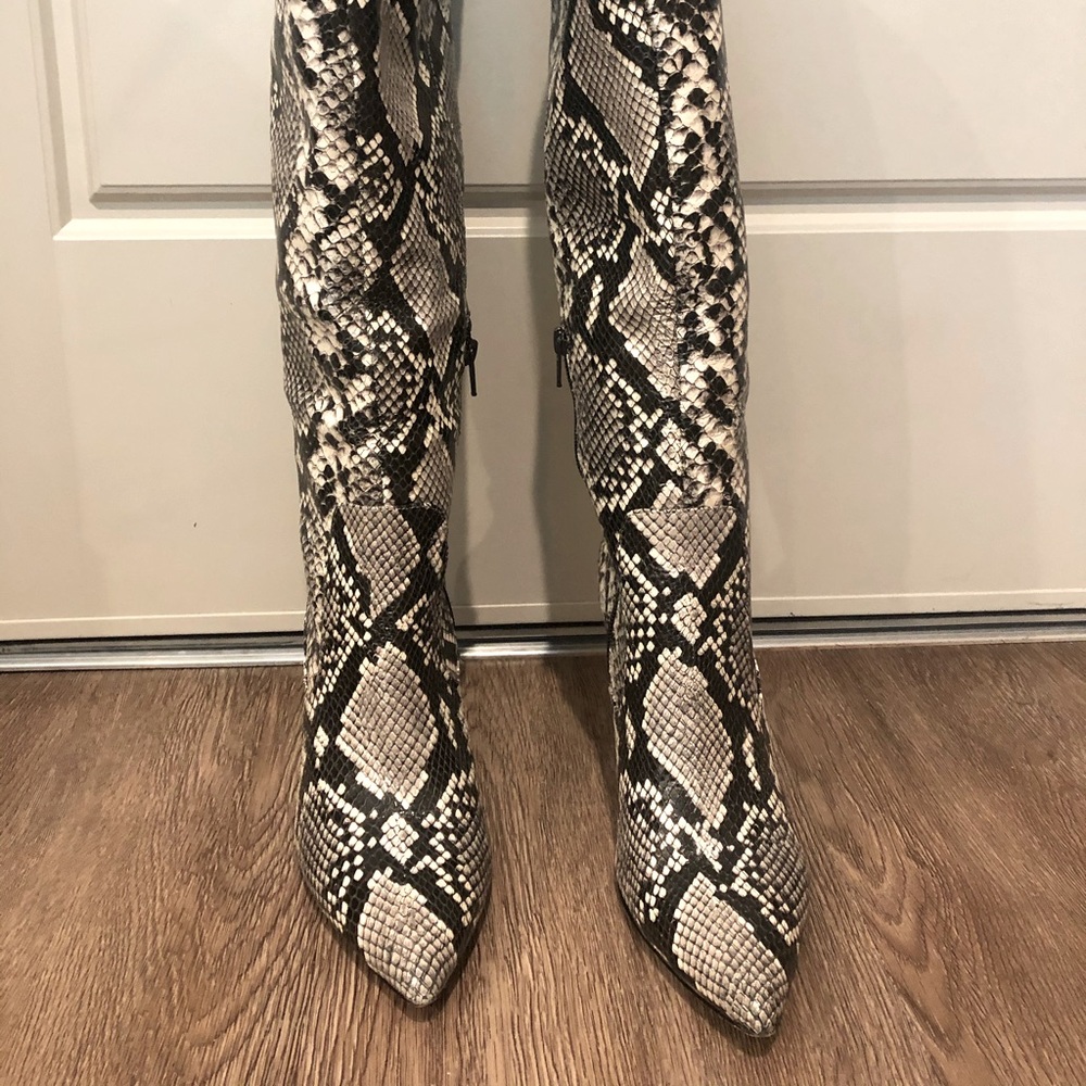 Snake Skin Boots By Kenneth Cole